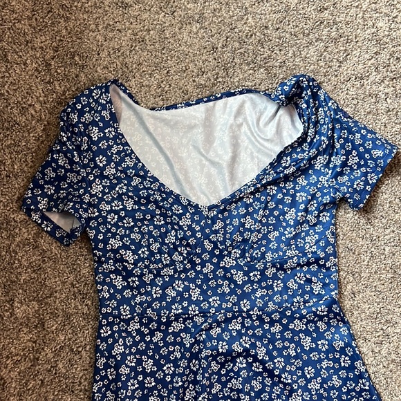 Women’s dress size small!! - Picture 2 of 2
